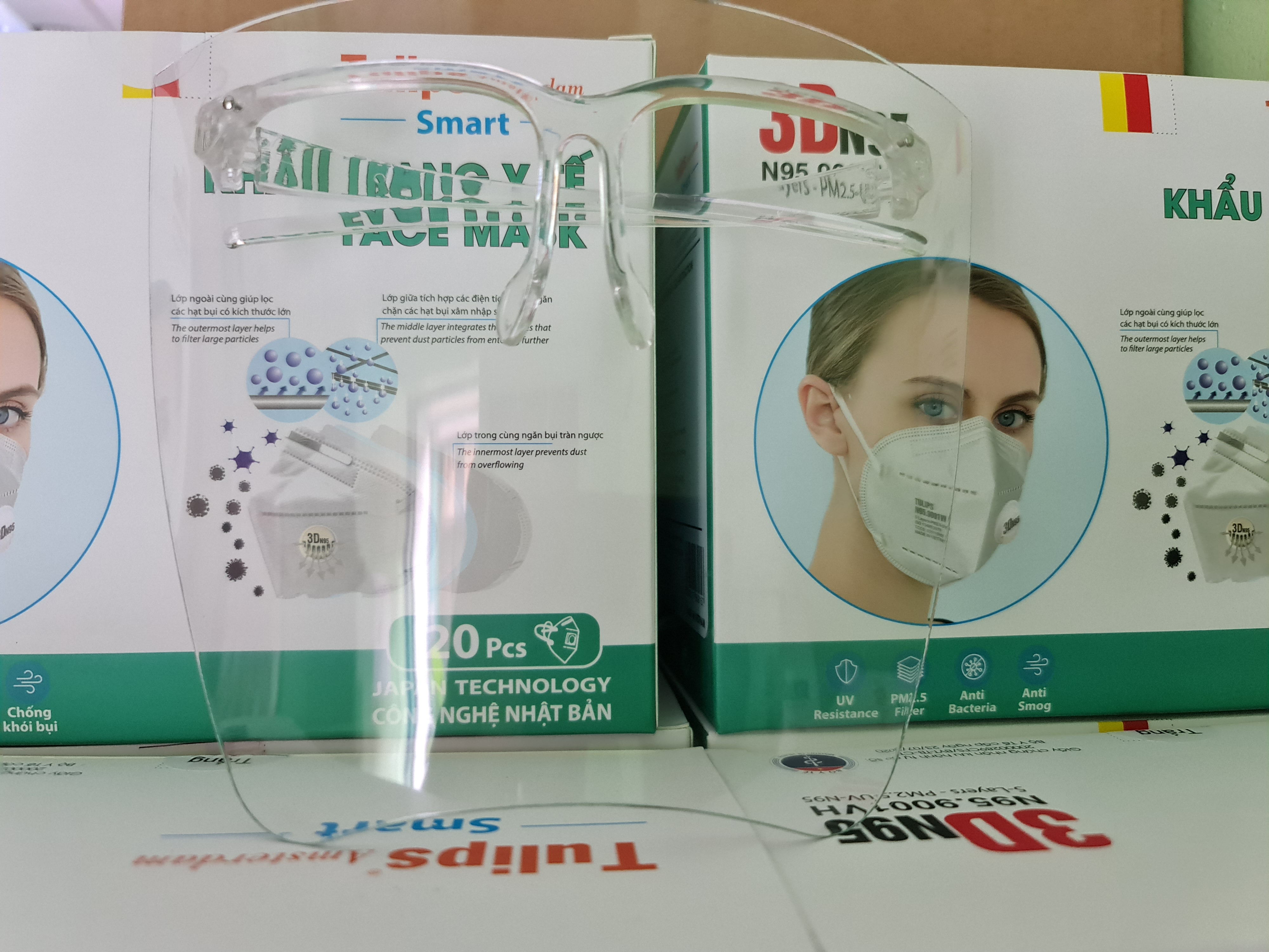 Kính chắn giọt bắn 