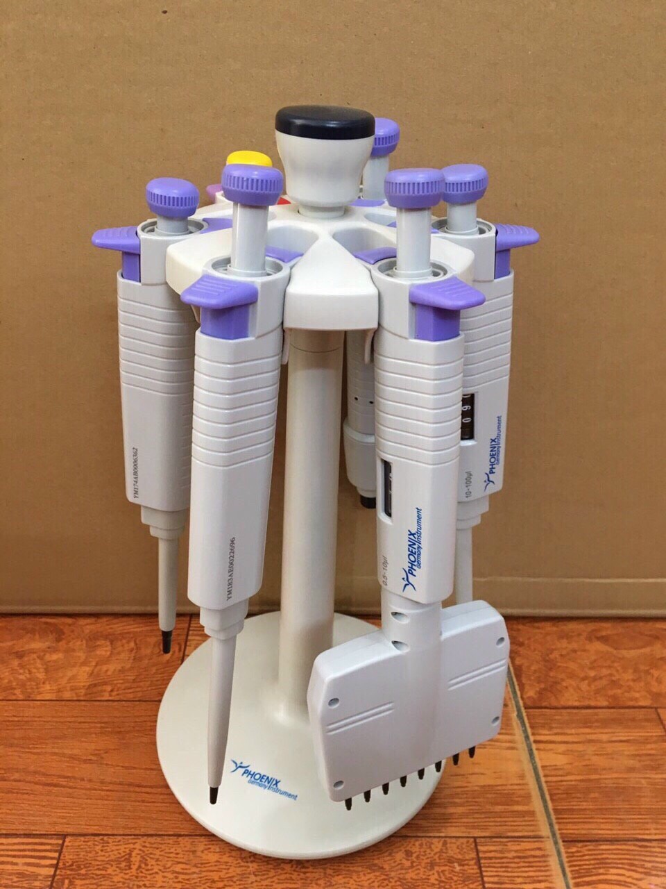 GIÁ ĐỂ PIPET DẠNG TRÒN XOAY