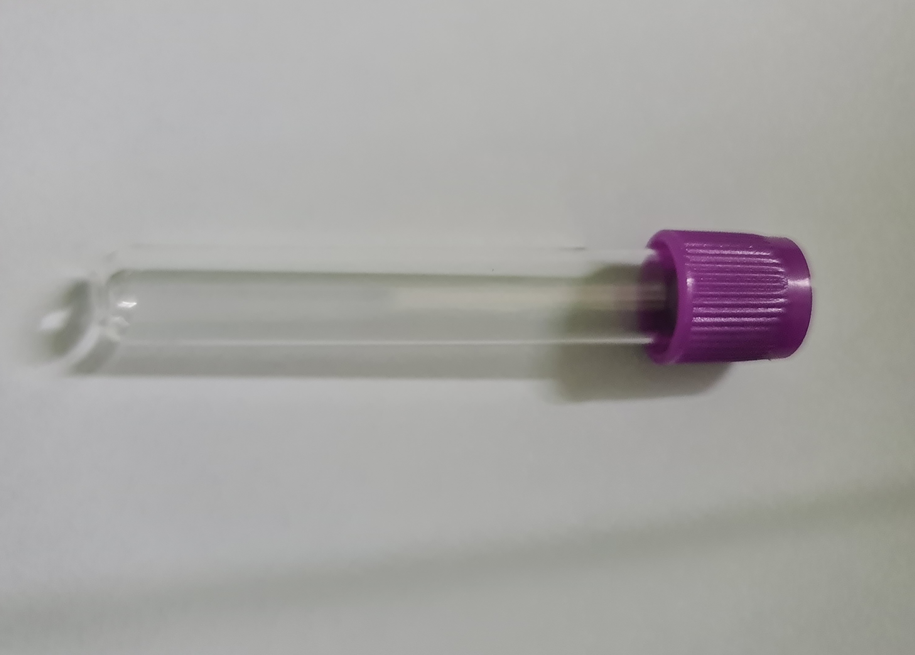 Ống nghiệm thủy tinh 5ml nắp cao su  chứa serum